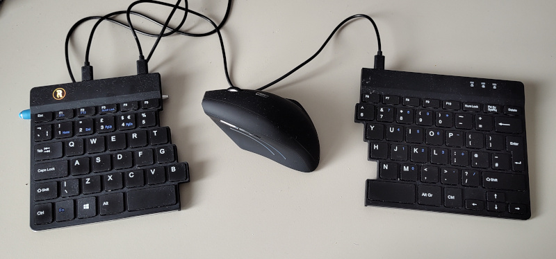 dos-piezas-teclado-ratón-vertical
